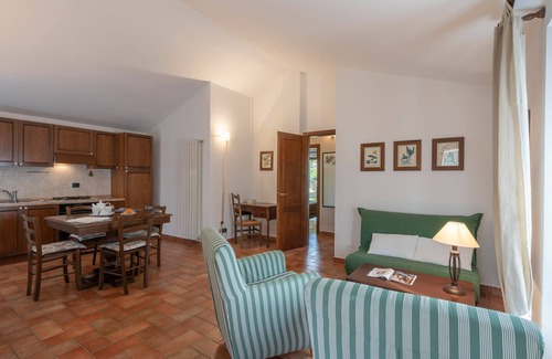 Ponte di Gabbiano Apartamento | Nice apartment for 4 people with WIFI, A/C, pool, TV and pets allowed, close to Siena