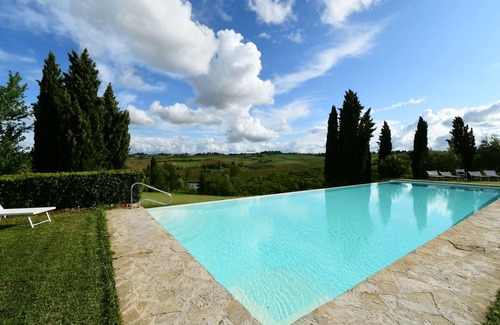 Ponte di Gabbiano Apartamento | Nice apartment for 4 people with WIFI, A/C, pool, TV and pets allowed, close to Siena