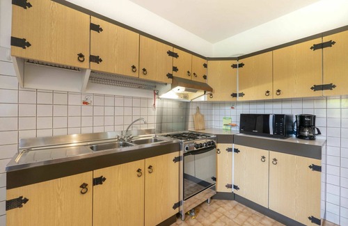 Rive D'Arcano Casa | Precioso apartamento en villa para 6 personas con TV, patio y aparcamiento