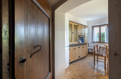 Rive D'Arcano Casa | Precioso apartamento en villa para 6 personas con TV, patio y aparcamiento