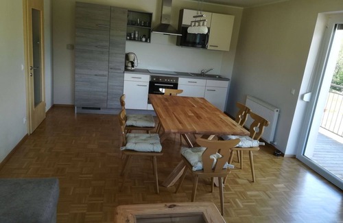 Augsdorf Apartamento | Bonito apartamento para 5 personas con WIFI, TV, balcón y aparcamiento