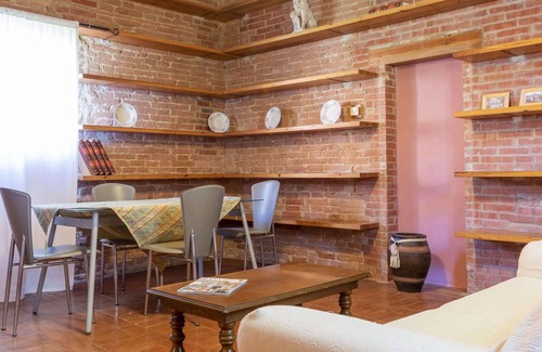 Castiglione del Lago Casa | Nice apartment in villa with WIFI, A/C, pool, TV, patio, pets allowed, panoramic view and parking