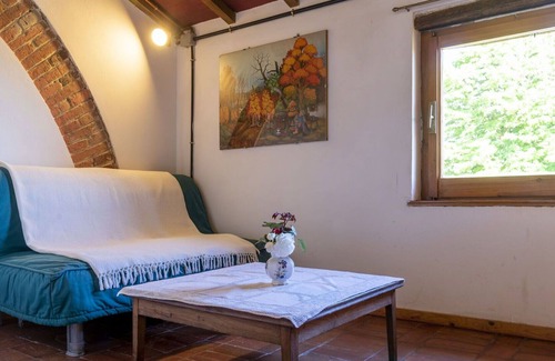 Castiglione del Lago Casa | Nice apartment in villa with WIFI, A/C, pool, TV, patio, pets allowed, panoramic view and parking