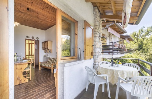 San Zeno di Montagna Apartamento | Bonito apartamento para 4 pers. en San Zeno di Montagna en el lago de Garda con vistas al lago