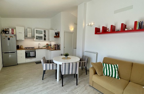 Marina di San Vito Casa | Bonito apartamento en la costa de Trabocchi
