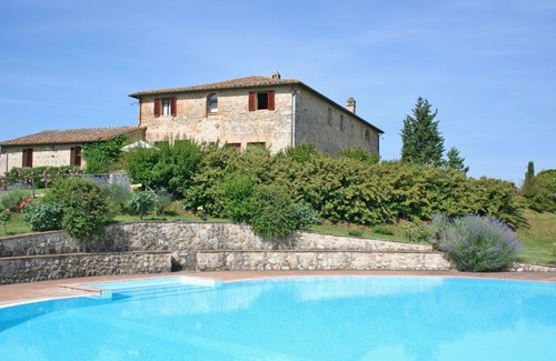 Monteroni d'Arbia Apartamento | Hermoso apartamento con piscina, WIFI, vista panorámica y aparcamiento, cerca de Siena