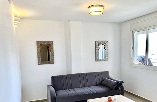 Hjar Ennhal Apartamento | Nice apartment between swimming pool and beach.