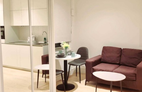 Loxford Casa | NICE APARTMENT CLOSE TO ILFORD STATION Free Wi-Fi & Netflix
