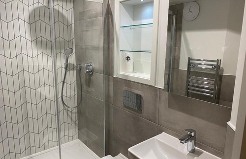 Loxford Apartamento | Nice Apartment Close to Ilford Station , NETFLIX AND WI-FI FREE