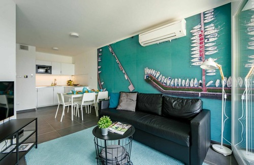 Balatonszemes Apartamento | Precioso apartamento con WIFI, piscina, A/C, TV, terraza, mascotas permitida y aparcamiento