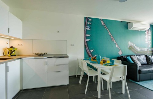 Balatonszemes Apartamento | Precioso apartamento con WIFI, piscina, A/C, TV, terraza, mascotas permitida y aparcamiento