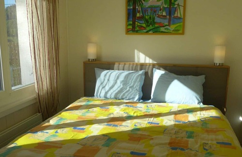 Glion Apartamento | Hermoso apartamento para 3 personas con WIFI, patio y aparcamiento