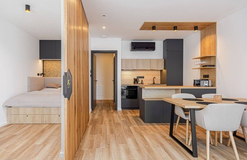 Abertamy Apartamento | Acogedor apartamento para 3 personas con WIFI, A/C, TV y aparcamiento