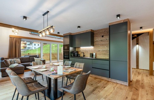 Solk Apartamento | Precioso apartamento para 4 personas con jacuzzi, WIFI, TV y patio