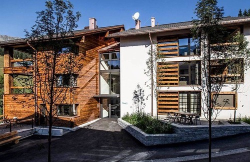 Parpan Apartamento | Hermoso apartamento para 4 personas con WIFI, TV, balcón, mascotas permitida y aparcamiento