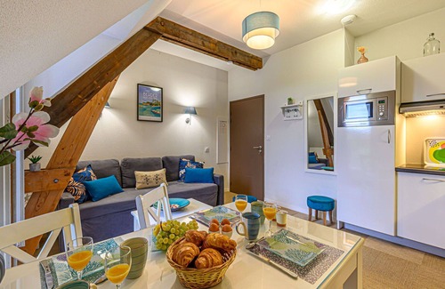 Baden Apartamento | Acogedor apartamento con piscina, WIFI, TV, balcón, vista panorámica y aparcamiento