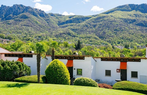 Sonvico Apartamento | Acogedor apartamento para 4 personas con piscina, WIFI, TV, patio y aparcamiento