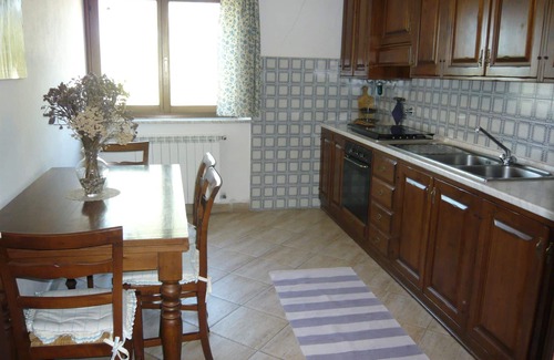 Il Poggio Apartamento | Bonito apartamento con piscina, WIFI, TV, mascotas permitida, vista panorámica y aparcamiento