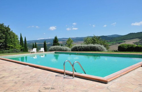 Il Poggio Apartamento | Bonito apartamento con piscina, WIFI, TV, mascotas permitida, vista panorámica y aparcamiento