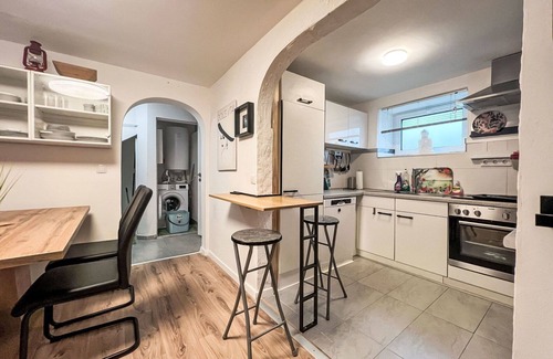 Drassmarkt Apartamento | Hermoso apartamento con WIFI, TV, patio, mascotas permitida, vista panorámica y aparcamiento