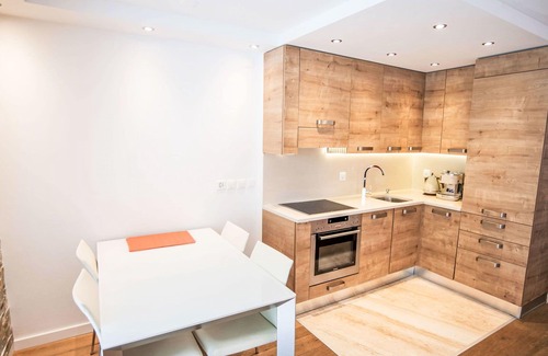 Leukerbad Apartamento | Hermoso apartamento para 5 personas con WIFI, TV y balcón