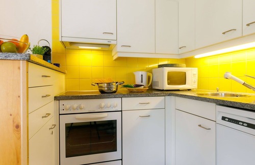 Capriasca Apartamento | Apartamento con piscina, WIFI, TV, patio, mascotas permitida, vista panorámica, aparcamiento