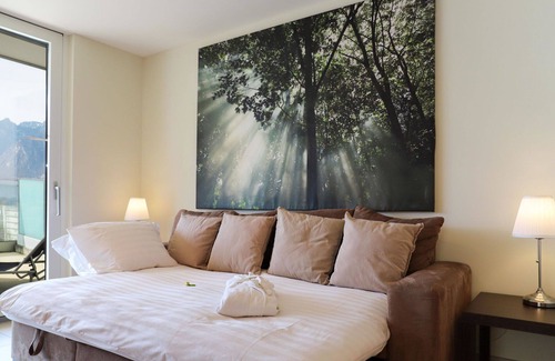 Montreux Apartamento | Hermoso apartamento con A/C, WIFI, piscina, jacuzzi, TV, terraza, vista panorámica y aparcamiento