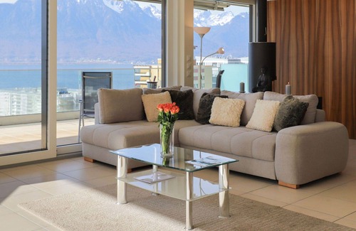 Montreux Apartamento | Hermoso apartamento con A/C, WIFI, piscina, jacuzzi, TV, terraza, vista panorámica y aparcamiento