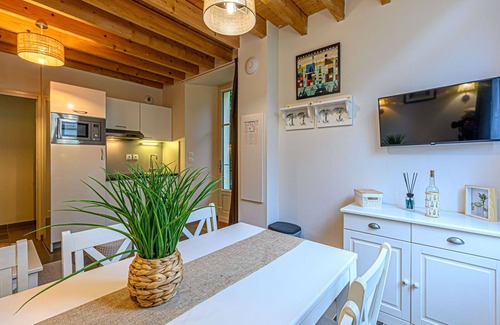 Baden Apartamento | Precioso apartamento para 6 personas con WIFI, piscina, TV, terraza y aparcamiento