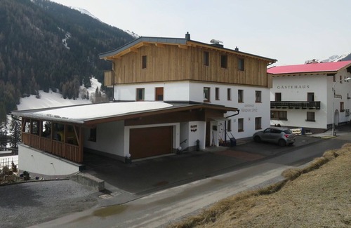 Sankt Anton am Arlberg Apartamento | Acogedor apartamento para 8 personas con WIFI, TV, balcón y aparcamiento