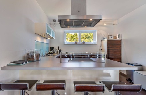 Sankt Urban Apartamento | Precioso apartamento para 6 personas con WIFI, TV, terraza, mascotas permitida y aparcamiento