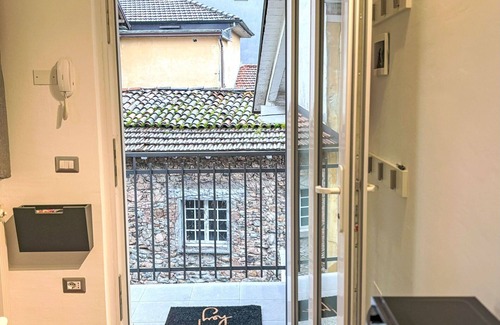 Lavena Ponte Tresa Apartamento | Precioso apartamento para 3 personas con TV, balcón, mascotas permitida y aparcamiento