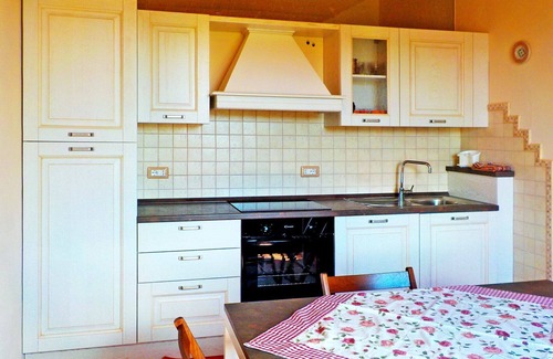 Cossombrato Apartamento | Bonito apartamento para 9 personas con WIFI, piscina, TV, patio, mascotas permitida y aparcamiento