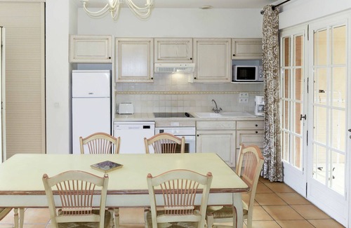 Tourrettes Casa | Precioso apartamento en villa para 4 personas con A/C, piscina, WIFI, TV, patio y mascotas permitida