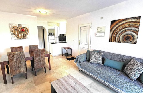 Orihuela Costa Apartamento | Bonito apartamento en una zona maravillosa con piscina compartida y Wi-Fi