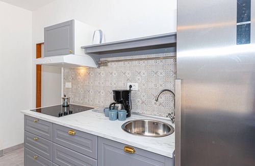Danilo Biranj Apartamento | Bonito apartamento en Danilo con WiFi