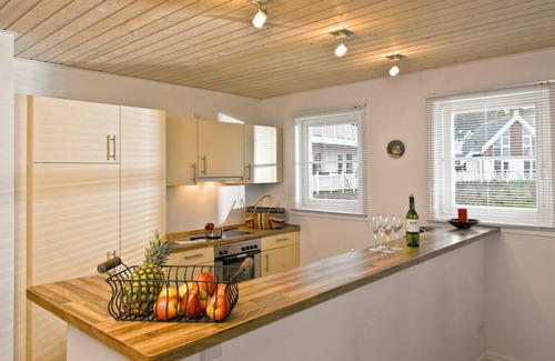 Bad Saarow Casa | Acogedor apartamento en villa con internet, jacuzzi, TV, terraza, mascotas permitida y aparcamiento