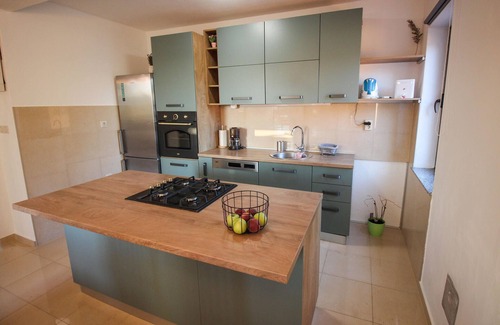 Novi Vinodolski Apartamento | Bonito apartamento en Jakov Polje con.