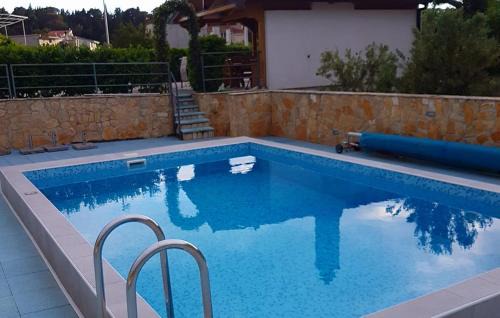 Dugis Apartamento | Nice Apartment In Makarska