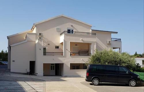Dugis Apartamento | Nice Apartment In Makarska