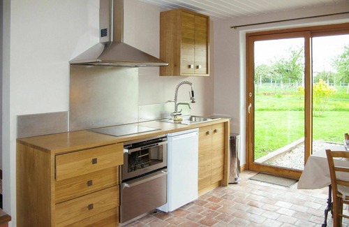 Victot - Pontfol Casa | Bonito apartamento en villa con piscina, WIFI, TV, patio, mascotas permitida y aparcamiento