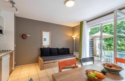 Saumur Casa | Hermoso apartamento en villa con internet, piscina, TV, terraza, mascotas permitida y aparcamiento