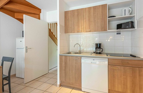 Saumur Casa | Hermoso apartamento en villa con internet, piscina, TV, terraza, mascotas permitida y aparcamiento