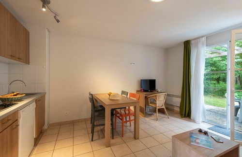 Saumur Casa | Hermoso apartamento en villa con piscina, internet, TV, terraza, mascotas permitida y aparcamiento
