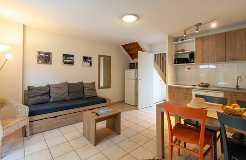 Saumur Casa | Hermoso apartamento en villa con piscina, internet, TV, terraza, mascotas permitida y aparcamiento