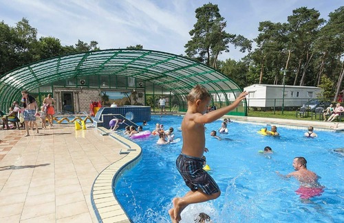 Schaarsbergen Casa | Bonito apartamento en villa con piscina, WIFI, TV, terraza, mascotas permitida y aparcamiento