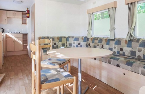 Schaarsbergen Casa | Bonito apartamento en villa con piscina, WIFI, TV, terraza, mascotas permitida y aparcamiento