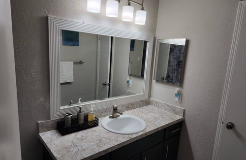 Northeast Carrollton Apartamento | Nice apartment unit near restaurants & bars