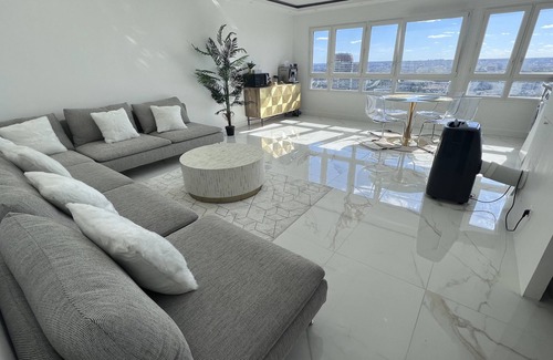 Gare Apartamento | Nice Apartment with amazing view of Paris +Parking