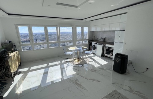 Gare Apartamento | Nice Apartment with amazing view of Paris +Parking